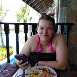 Meet your Posher, Roxy